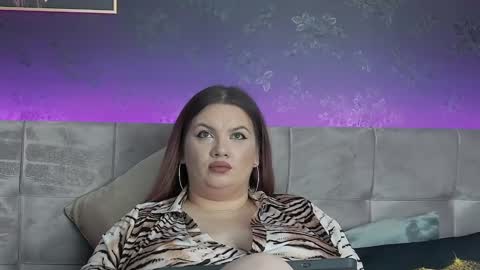 Snapshot of melanniebrown chatting on December 8, 2024, 6:33 am melanniebrown online show from December 8, 2024, 6:33 am