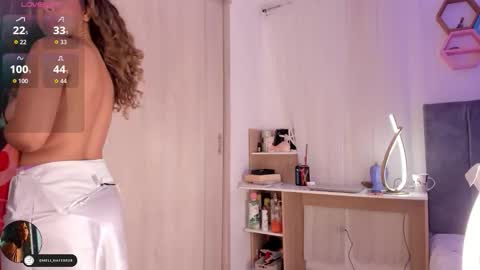 Snapshot of melina_ferrer1 chatting on October 20, 2025, 9:54 am EI online show from October 20, 2025, 9:54 am