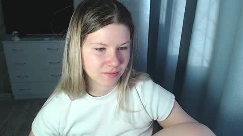 Snapshot of melissa__ray chatting on February 10, 2025, 10:09 am Melissa Ray online show from February 10, 2025, 10:09 am