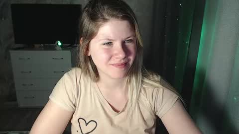 Snapshot of melissa__ray chatting on February 17, 2025, 9:52 pm Melissa Ray online show from February 17, 2025, 9:52 pm