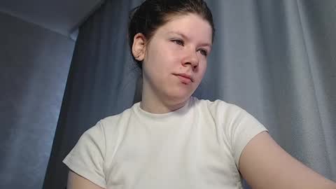 Snapshot of melissa__ray chatting on March 1, 2025, 3:32 am Melissa Ray online show from March 1, 2025, 3:32 am