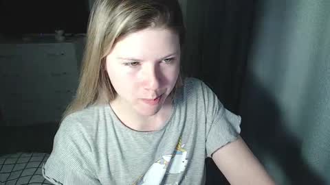 Snapshot of melissa__ray chatting on March 4, 2025, 4:41 pm Melissa Ray online show from March 4, 2025, 4:41 pm