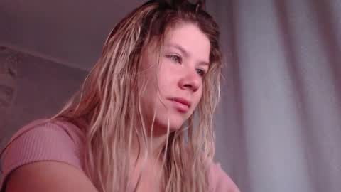 Snapshot of melissa__ray chatting on September 14, 2025, 1:49 am Melissa Ray online show from September 14, 2025, 1:49 am