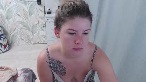 Snapshot of melissa__ray chatting on September 17, 2025, 2:35 am Melissa Ray online show from September 17, 2025, 2:35 am