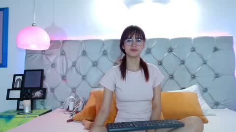 Snapshot of melodymansson chatting on January 3, 2025, 2:08 pm Luisa Castro online show from January 3, 2025, 2:08 pm