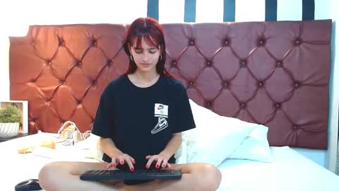 Snapshot of melodymansson chatting on March 7, 2025, 5:06 pm Luisa Castro online show from March 7, 2025, 5:06 pm