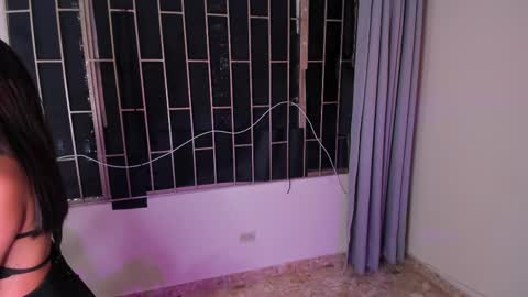 Snapshot of merlia_model chatting on February 15, 2025, 6:12 am instagram fernandatoloza01  online show from February 15, 2025, 6:12 am