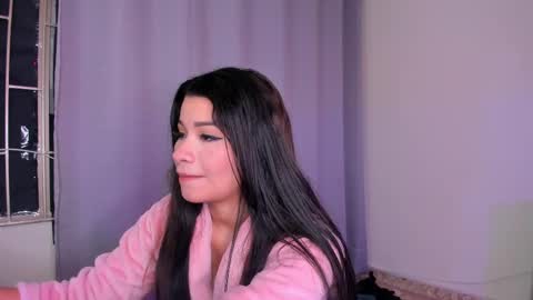 Snapshot of merlia_model chatting on February 15, 2025, 9:16 am instagram fernandatoloza01  online show from February 15, 2025, 9:16 am