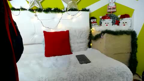 Snapshot of merlinaadams_ chatting on December 6, 2024, 9:13 pm Merlina online show from December 6, 2024, 9:13 pm