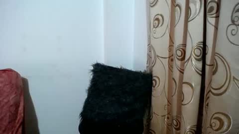 Snapshot of merlinaadams_ chatting on March 6, 2025, 4:49 pm Merlina online show from March 6, 2025, 4:49 pm
