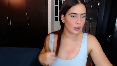 Snapshot of mia_danielsx chatting on December 4, 2024, 2:20 am Mia online show from December 4, 2024, 2:20 am