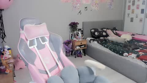 Snapshot of mia_gothh chatting on January 22, 2025, 3:07 pm MIA HELP ME REACH 100 LIKES online show from January 22, 2025, 3:07 pm