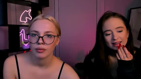 mia_moah online show from October 23, 2025, 8:35 am