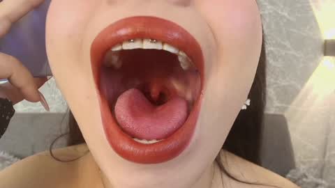 Snapshot of mia_roux13 chatting on January 10, 2025, 10:57 pm Mia Roux online show from January 10, 2025, 10:57 pm