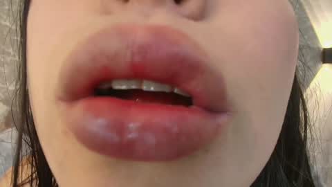 Snapshot of mia_roux13 chatting on February 2, 2025, 1:23 am Mia Roux online show from February 2, 2025, 1:23 am