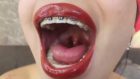 Snapshot of mia_roux13 chatting on February 20, 2025, 10:26 pm Mia Roux online show from February 20, 2025, 10:26 pm