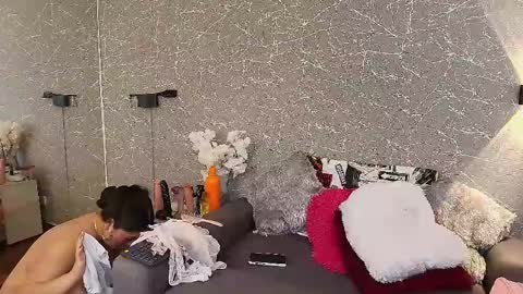 Snapshot of mia_roux13 chatting on March 8, 2025, 7:31 pm Mia Roux online show from March 8, 2025, 7:31 pm