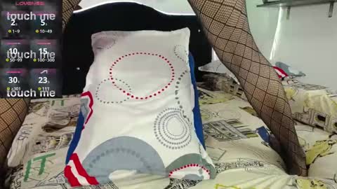 Snapshot of mia_sweet_55 chatting on January 19, 2025, 2:04 am Mia online show from January 19, 2025, 2:04 am