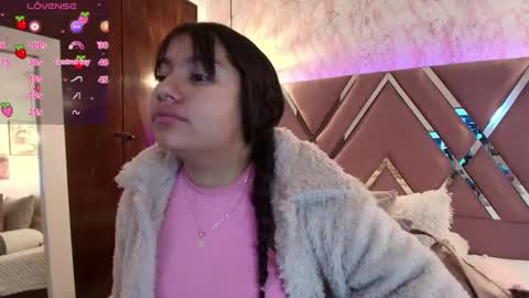 miaa_smiith1 online show from February 5, 2025, 12:06 pm