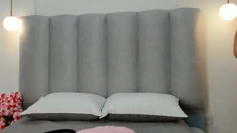 Snapshot of miacleark chatting on November 14, 2025, 1:43 pm miacleark online show from November 14, 2025, 1:43 pm