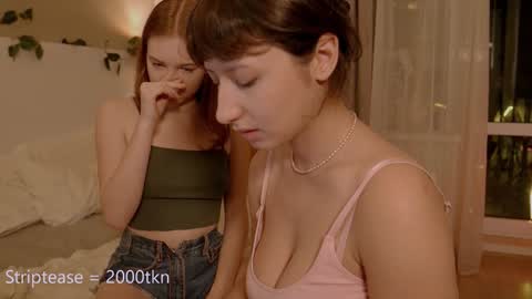 Snapshot of miafleur chatting on February 7, 2025, 6:45 pm Mia online show from February 7, 2025, 6:45 pm