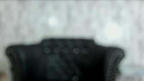 Snapshot of miamontoya chatting on January 28, 2025, 3:46 pm Mia   -5 7001400 Follow  online show from January 28, 2025, 3:46 pm