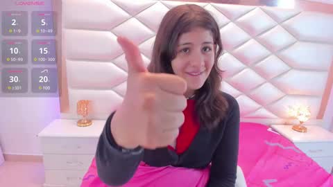 Snapshot of miaqueen021 chatting on March 1, 2025, 12:23 pm Sweetie Mia online show from March 1, 2025, 12:23 pm