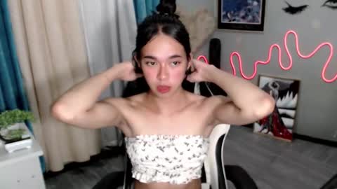 Snapshot of miatrixs chatting on February 2, 2025, 4:00 pm Mia online show from February 2, 2025, 4:00 pm