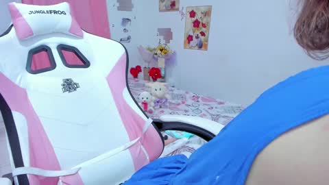 Snapshot of miavolkova_ chatting on January 17, 2025, 5:42 am  Chloe  online show from January 17, 2025, 5:42 am