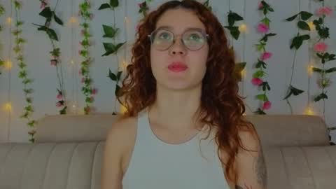 Snapshot of miawinxxx848 chatting on September 28, 2025, 1:11 am Mia Winx  online show from September 28, 2025, 1:11 am
