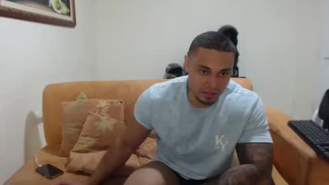 Snapshot of michelle_allen0104 chatting on March 5, 2025, 4:13 am michelle_allen0104 online show from March 5, 2025, 4:13 am