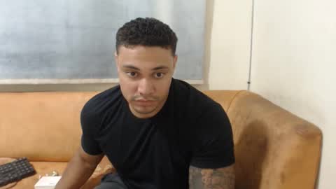 Snapshot of michelle_allen0104 chatting on September 29, 2025, 3:22 am michelle_allen0104 online show from September 29, 2025, 3:22 am