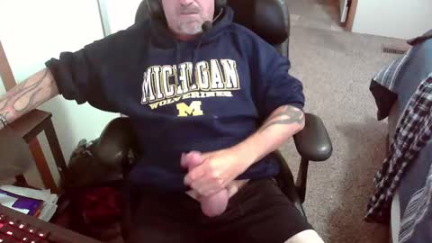 Snapshot of michigan_daddy chatting on October 17, 2025, 5:04 pm TattedInDetroit online show from October 17, 2025, 5:04 pm