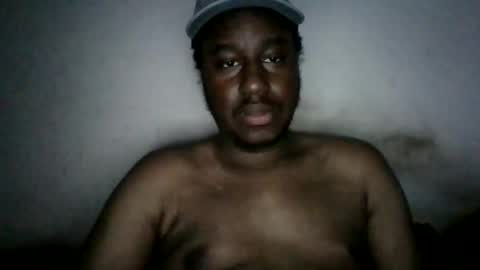 Snapshot of mickkzzx chatting on February 15, 2025, 12:04 am mickkzzx online show from February 15, 2025, 12:04 am