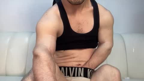 Snapshot of midgettripod1 chatting on October 1, 2025, 12:05 am Aaron online show from October 1, 2025, 12:05 am