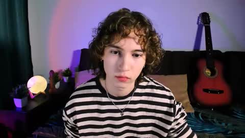 Snapshot of midnight_answer chatting on October 30, 2025, 2:07 pm Max online show from October 30, 2025, 2:07 pm