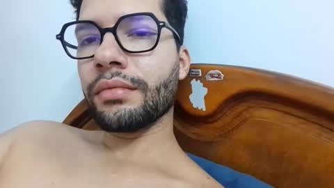 Snapshot of midoumas1 chatting on November 9, 2025, 3:21 pm Sam online show from November 9, 2025, 3:21 pm