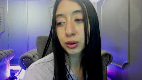 Snapshot of miilu__1 chatting on February 6, 2025, 9:32 am miilu  online show from February 6, 2025, 9:32 am