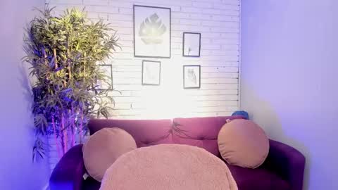 Snapshot of miilu__1 chatting on February 23, 2025, 3:24 am miilu  online show from February 23, 2025, 3:24 am