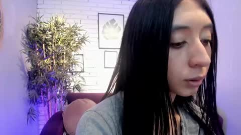 Snapshot of miilu__1 chatting on February 23, 2025, 6:28 am miilu  online show from February 23, 2025, 6:28 am