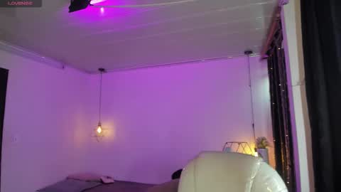 Snapshot of miiss_greyy chatting on September 12, 2025, 12:05 pm miiss_greyy online show from September 12, 2025, 12:05 pm