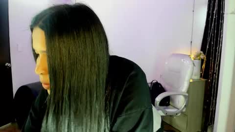 Snapshot of miiss_greyy chatting on October 5, 2025, 11:30 am miiss_greyy online show from October 5, 2025, 11:30 am