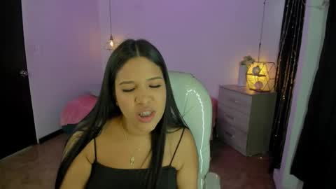 Snapshot of miiss_greyy chatting on October 8, 2025, 11:52 am miiss_greyy online show from October 8, 2025, 11:52 am