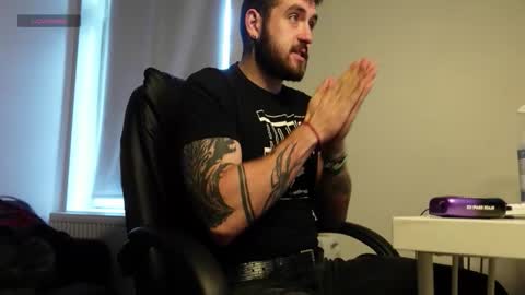 Snapshot of mike_platano chatting on September 29, 2025, 6:07 am MIKE PLATANO online show from September 29, 2025, 6:07 am