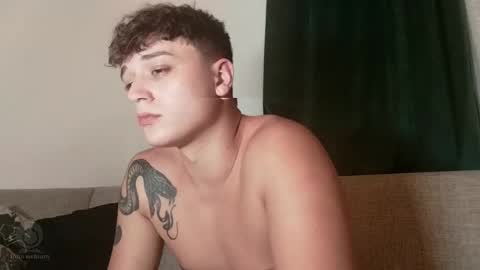 Snapshot of mikelaur chatting on September 24, 2025, 6:44 pm MikeLaur online show from September 24, 2025, 6:44 pm