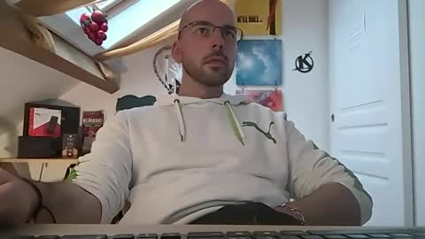 Snapshot of mikmik91 chatting on January 8, 2025, 2:46 pm mikmik91 online show from January 8, 2025, 2:46 pm