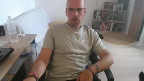 Snapshot of mikmik91 chatting on September 9, 2025, 1:54 pm mikmik91 online show from September 9, 2025, 1:54 pm