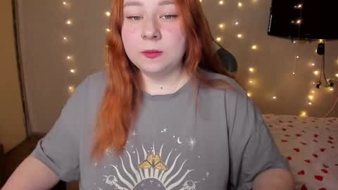 Snapshot of mila_foxxxy chatting on February 25, 2025, 11:30 am Mila shy sensual person  online show from February 25, 2025, 11:30 am