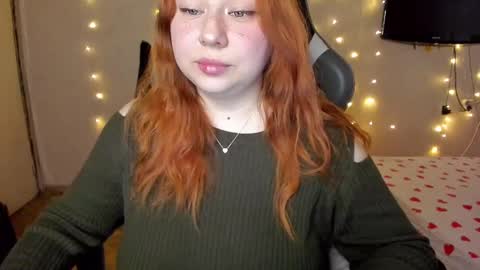 Snapshot of mila_foxxxy chatting on March 7, 2025, 4:13 am Mila shy sensual person  online show from March 7, 2025, 4:13 am