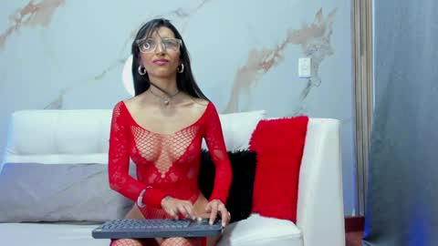 Snapshot of milaa_petite chatting on February 4, 2025, 9:10 pm online show from February 4, 2025, 9:10 pm